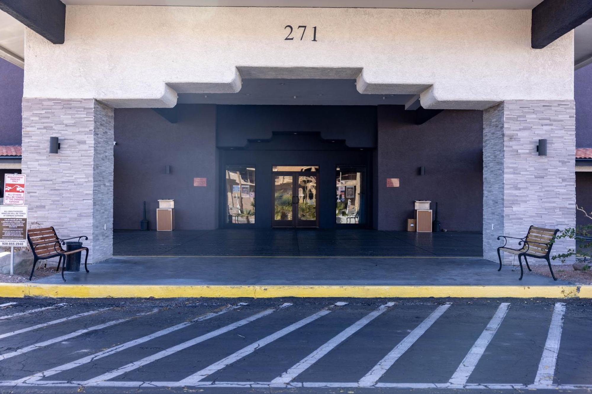 Quality Inn & Suites Lake Havasu City Bagian luar foto