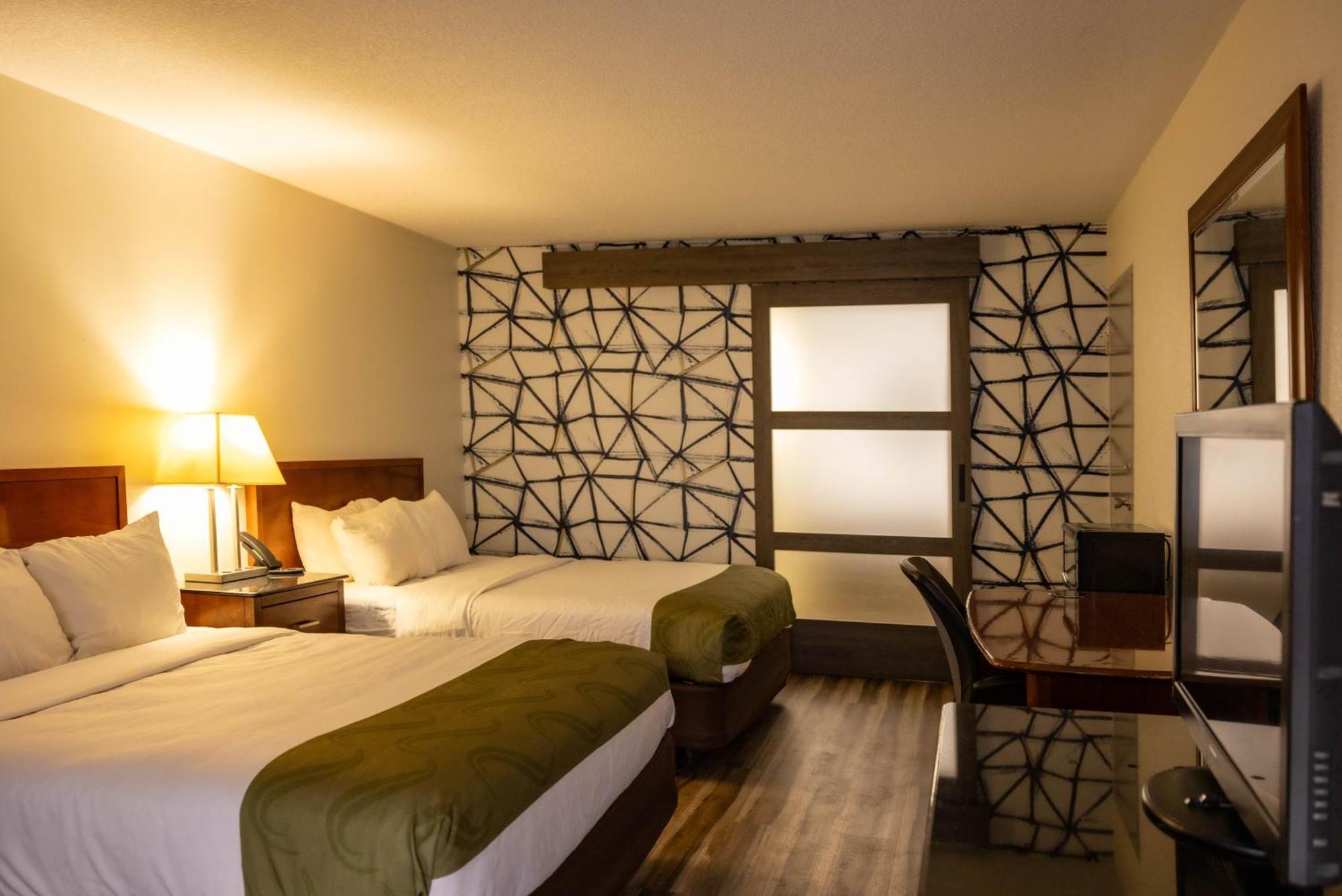 Quality Inn & Suites Lake Havasu City Bagian luar foto