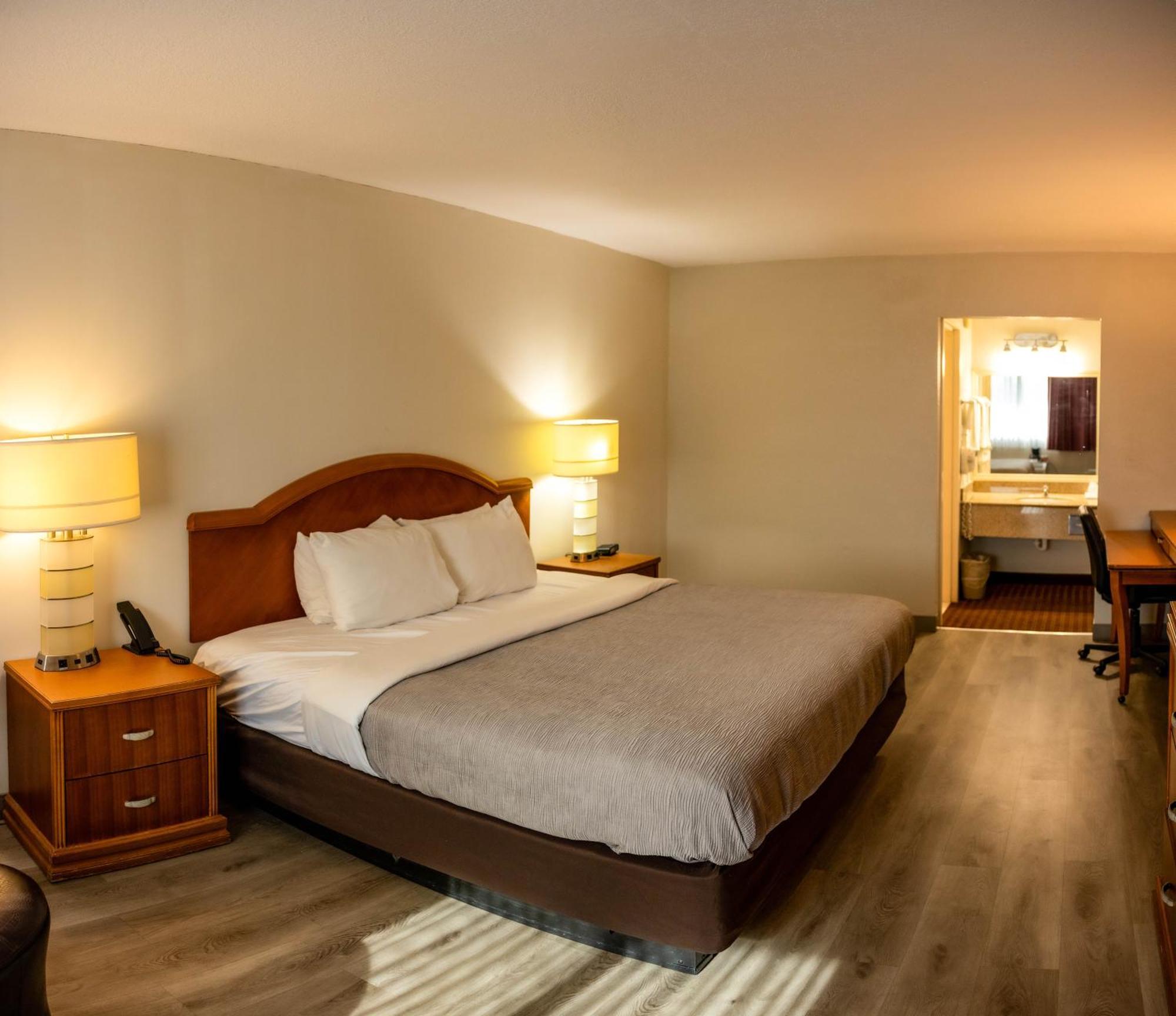 Quality Inn & Suites Lake Havasu City Bagian luar foto