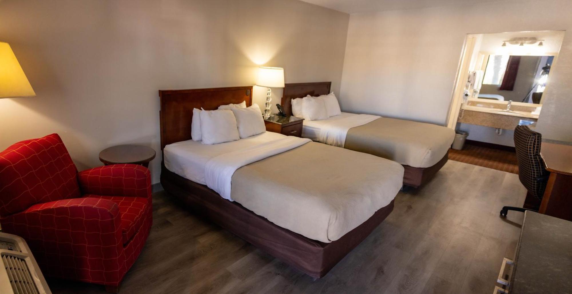 Quality Inn & Suites Lake Havasu City Bagian luar foto