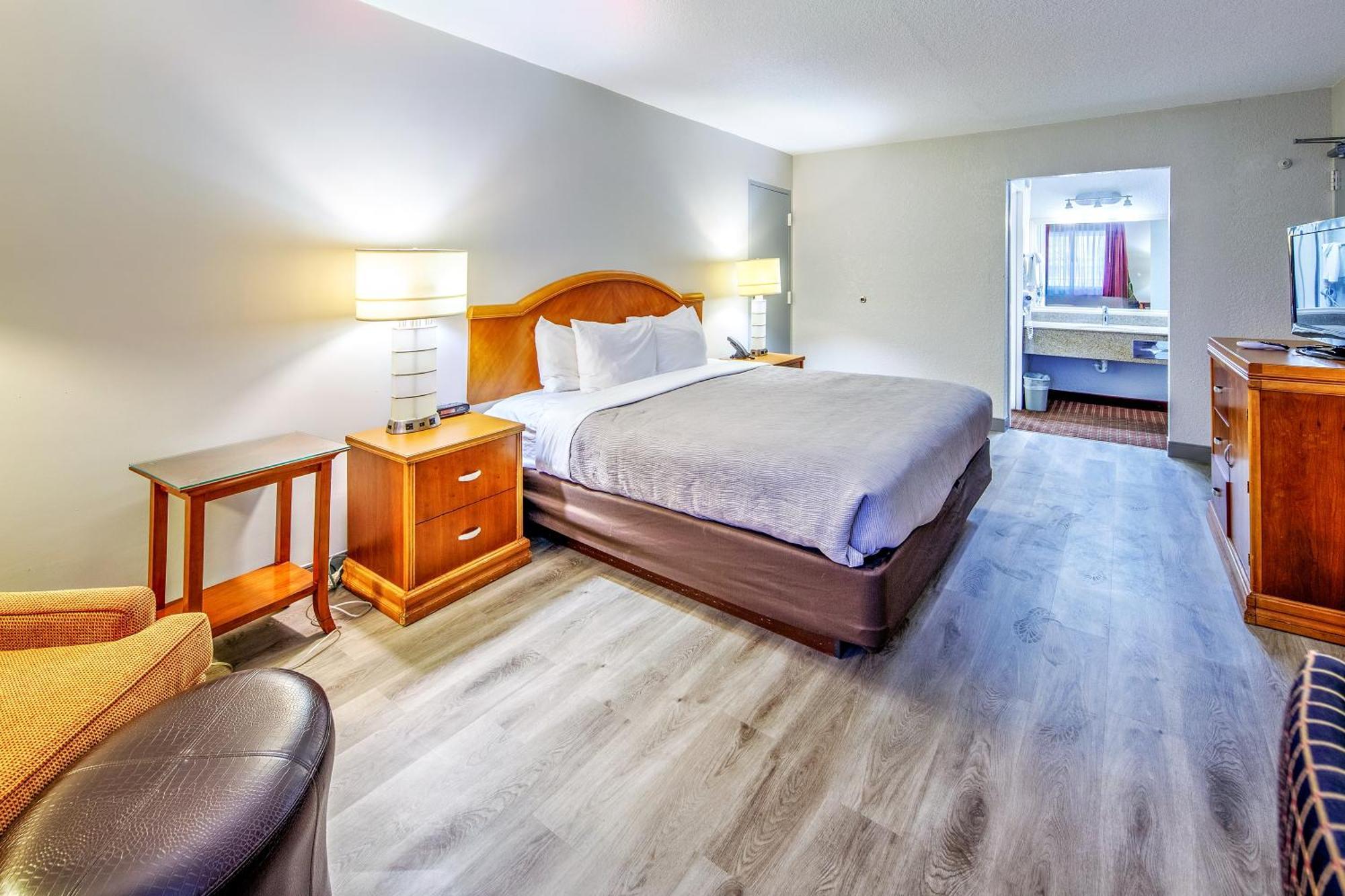 Quality Inn & Suites Lake Havasu City Bagian luar foto