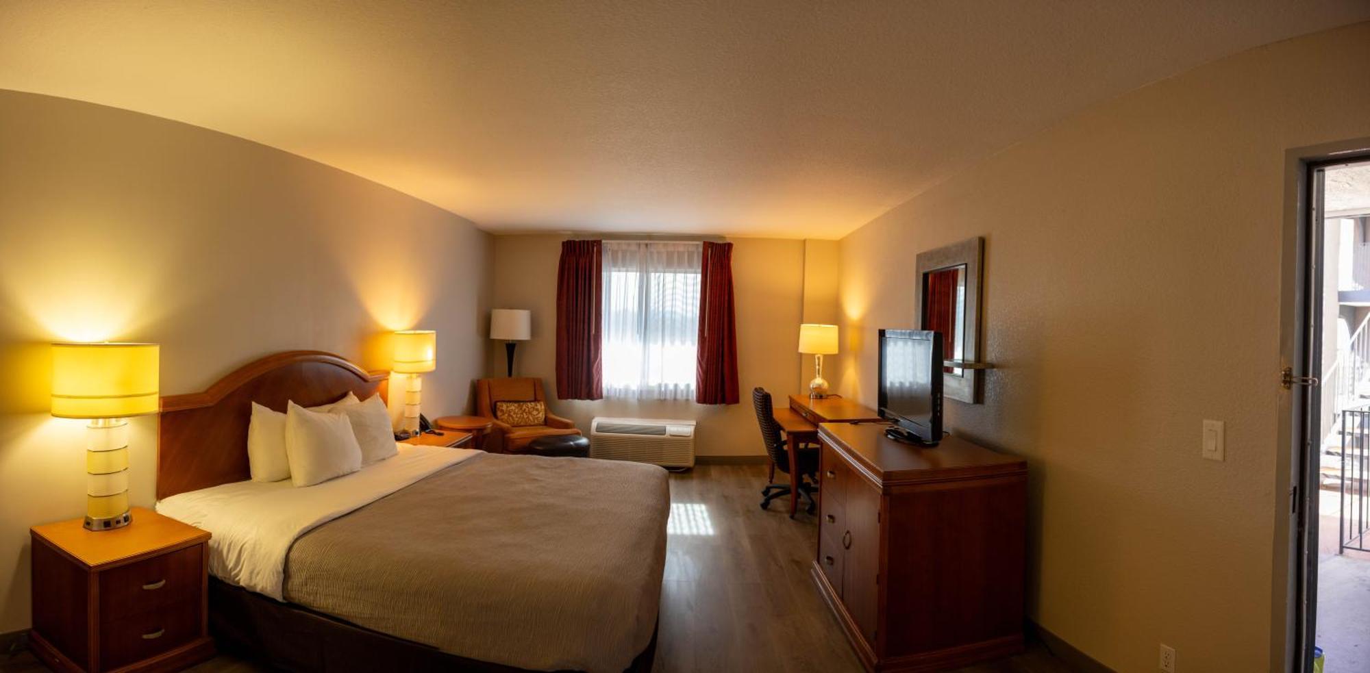 Quality Inn & Suites Lake Havasu City Bagian luar foto